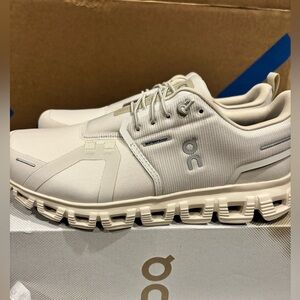 On Running Cloud Waterproof Women’s size 8.5 Sneakers — Light Cream & Pearl NIB